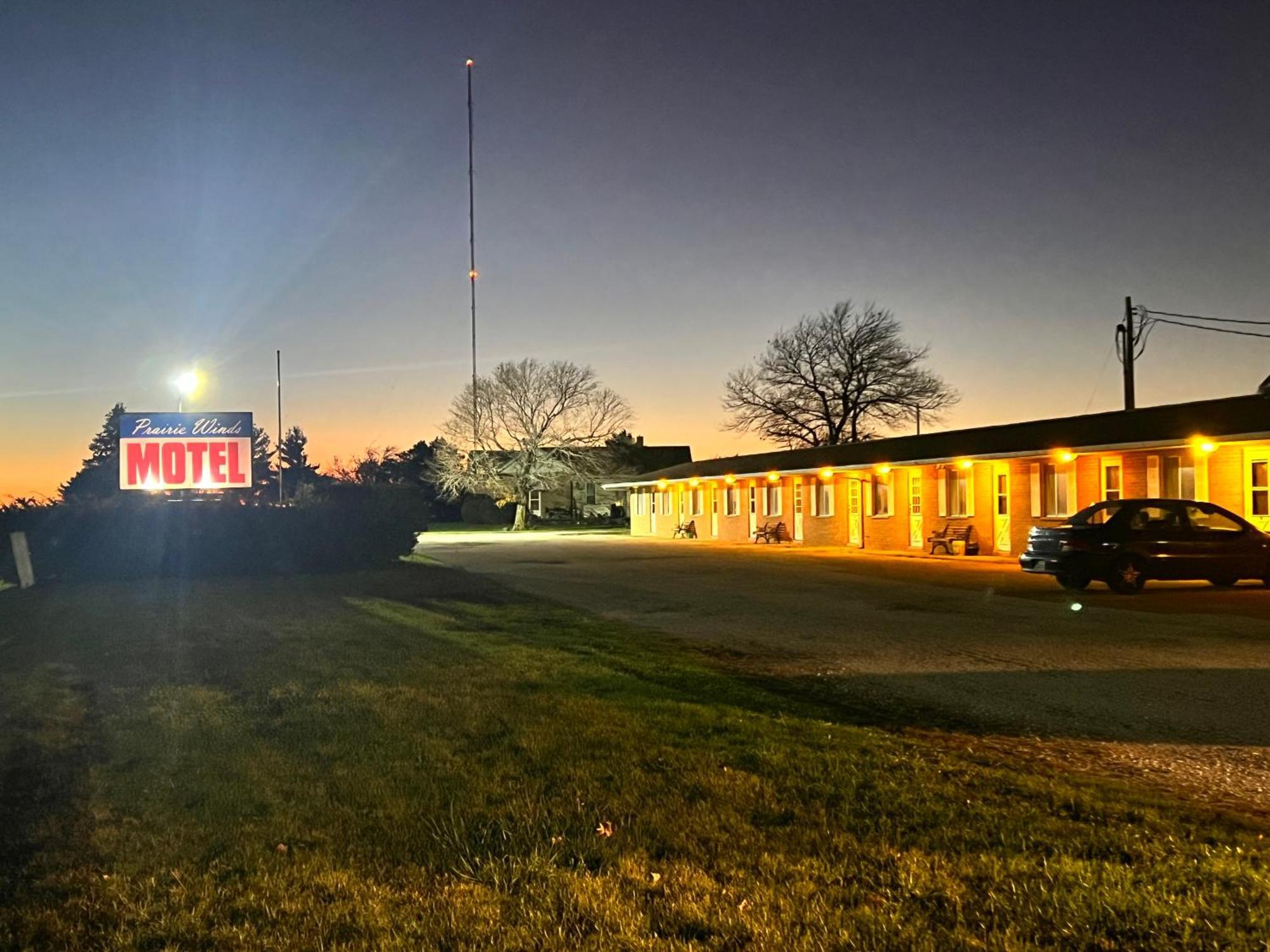 Oyo Hotel Prairie Winds Carthage Keokuk Hwy 136 Экстерьер фото